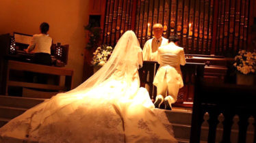 wanko onsen 005 374x210 - アクアイグニス後の札幌で結婚式参加
